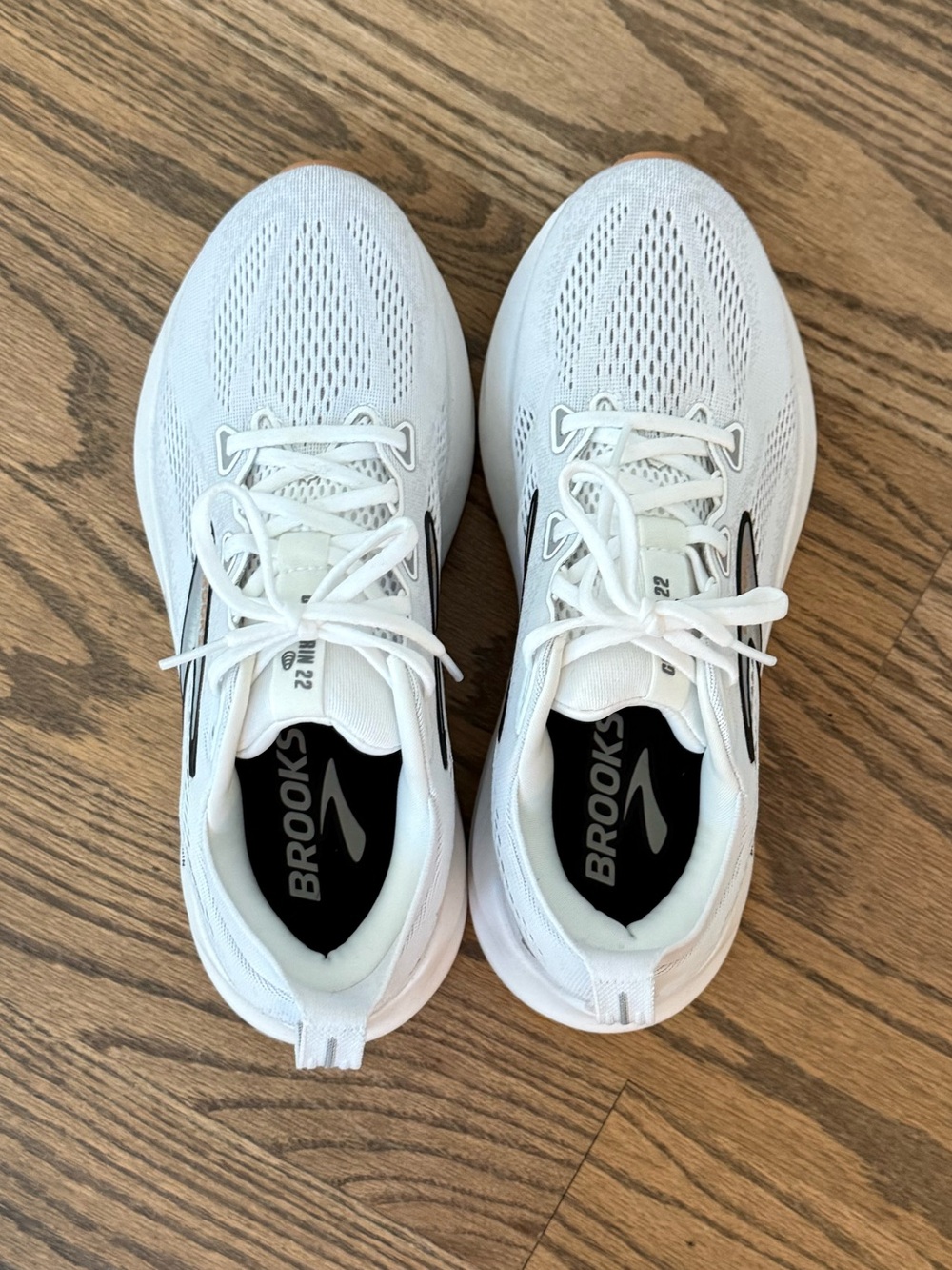 Brooks Glycerin 22 White/Grey/Black Women’s 9.5 B (M)